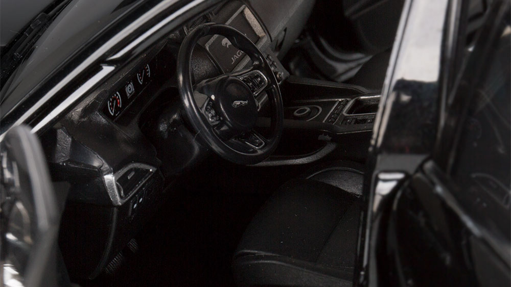 F-Pace 1:18 Scale Model 11